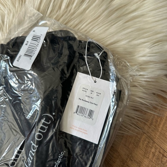 ANDIE The Rockaway One Piece In Black - Picture 4 of 4